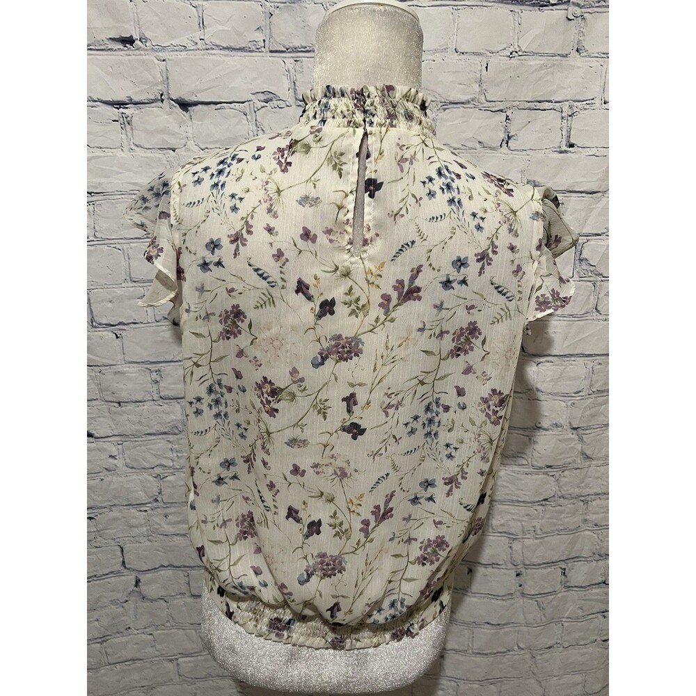 Express Women’s Ruffle Floral Print Blouse Short Sleeve Size Medium - Picture 3 of 6